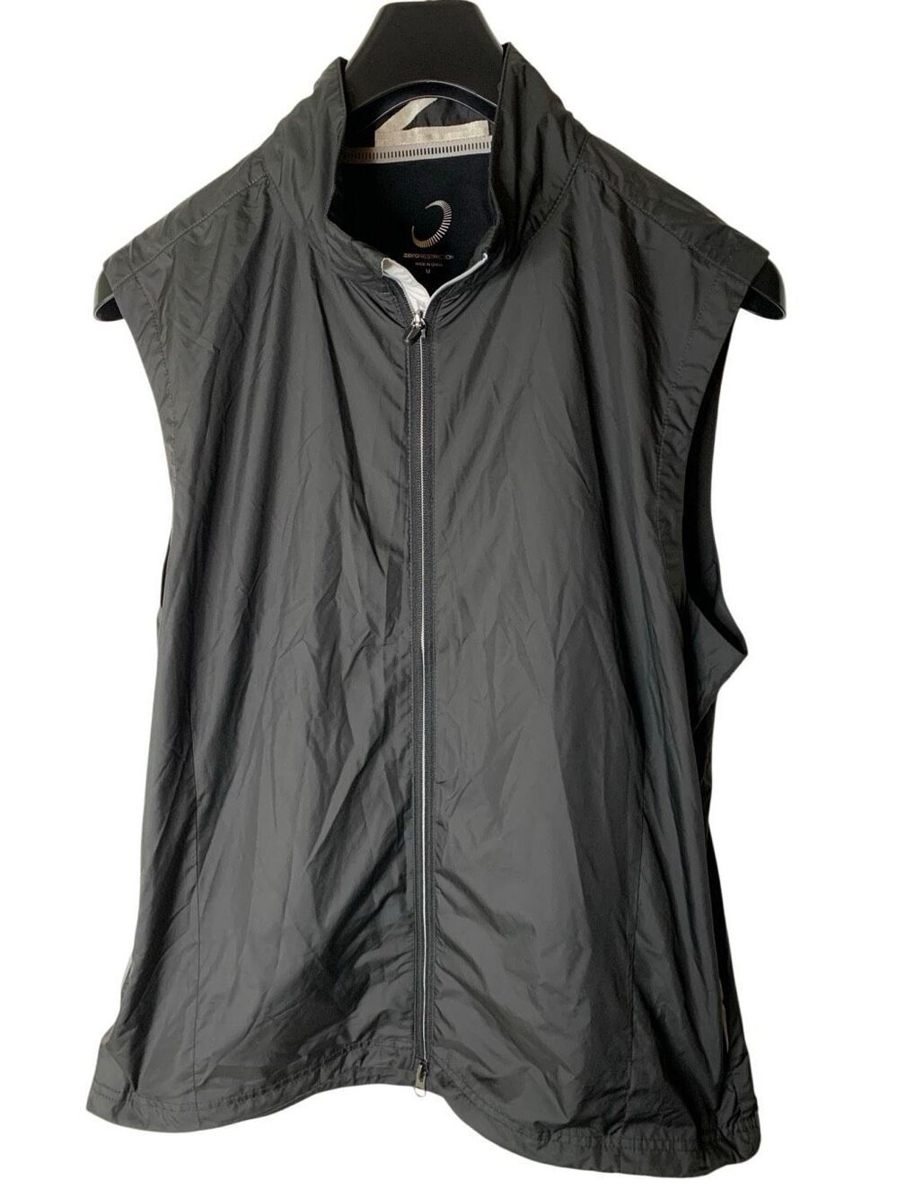 Zero Restriction vest size medium